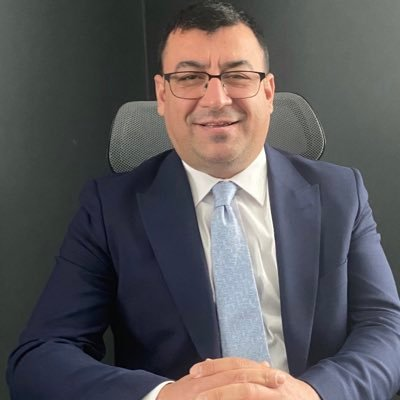 Doç. Dr. Mehmet Önder Barut portresi